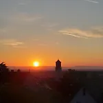 Traumblick-neustadt 公寓 *